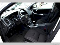 VOLVO XC60 D4 181CV