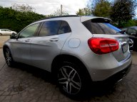 MERCEDES-BENZ GLA 200 CDI Premium