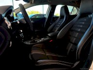 MERCEDES-BENZ GLA 180 d Sport