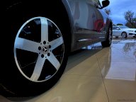 MERCEDES-BENZ GLB 200 d Automatic Premium