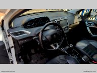 PEUGEOT 2008 BlueHDi 100 Allure