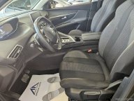 PEUGEOT 3008 BlueHDi 130 S&S EAT8 Business