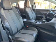 PEUGEOT 3008 BlueHDi 130 S&S Allure