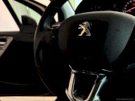 PEUGEOT 2008 BlueHDi 100 S&S Allure