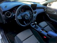 MERCEDES-BENZ GLA 180 d Business