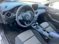 MERCEDES-BENZ GLA 180 d Business