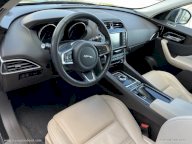 JAGUAR F-Pace 2.0 D 180 CV aut. Prestige