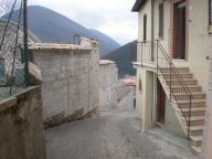 Palazzetto con 2 appartamenti a Cerreto di Spoleto