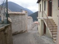 Palazzetto con 2 appartamenti a Cerreto di Spoleto