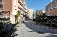 Genova Prà vendesi alloggio ristrutturato abitabile posto auto