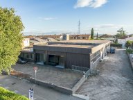 vendita capannone commerciale Calcinaia