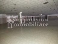 vendita capannone commerciale Cascina