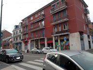 Milano Affori zona M3/FN  negozio 1 luce con cantina