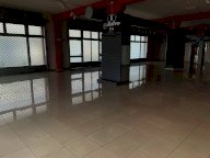 V Locale Commerciale Imola