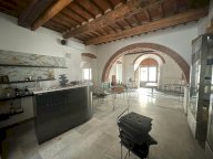 vendita locale commerciale Carrara