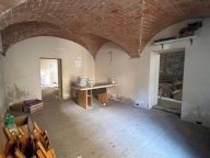 vendita magazzino Carrara