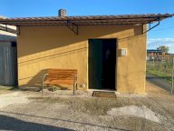 vendita magazzino Castelnuovo Magra