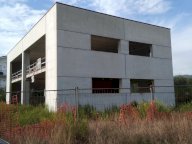 vendita capannone commerciale Castelnuovo Magra