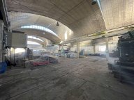 vendita capannone industriale Uzzano
