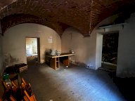 vendita magazzino Carrara