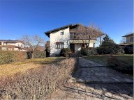 Vendita Villa Bifamiliare Arcisate