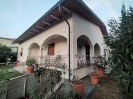 vendita casa singola Massa