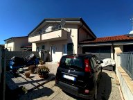 vendita casa semindipendente Carrara