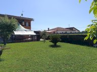 vendita casa semindipendente Massa