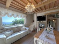 vendita casa singola Camaiore