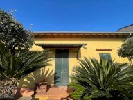 vendita casa singola Pietrasanta