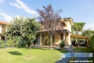 vendita casa singola Massa