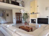 vendita casa singola Luni