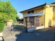 Vendita Villa Bifamiliare Lucca