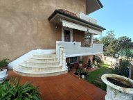 vendita villetta bifamiliare Carrara