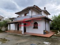 vendita villetta trifamiliare Montecatini-Terme