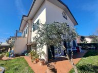 vendita casa singola Massa