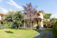 vendita casa singola Massa