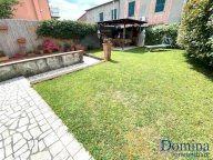 vendita casa semindipendente Massa