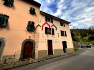 vendita casa semindipendente Borgo a Mozzano