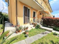 vendita villetta a schiera Pescia