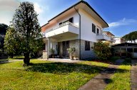 vendita casa singola Camaiore