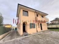 vendita casa singola Camaiore