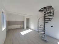 vendita casa semindipendente Luni