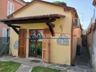 vendita casa singola Massa