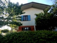 vendita casa semindipendente Massa