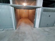 vendita box/posto auto Massa