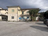 vendita stabile/palazzo Montignoso