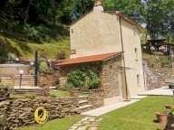 vendita rustico/corte Seravezza