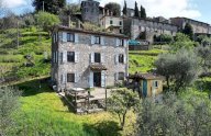 vendita rustico/corte Borgo a Mozzano