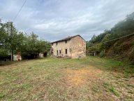 vendita rustico/corte Massa e Cozzile